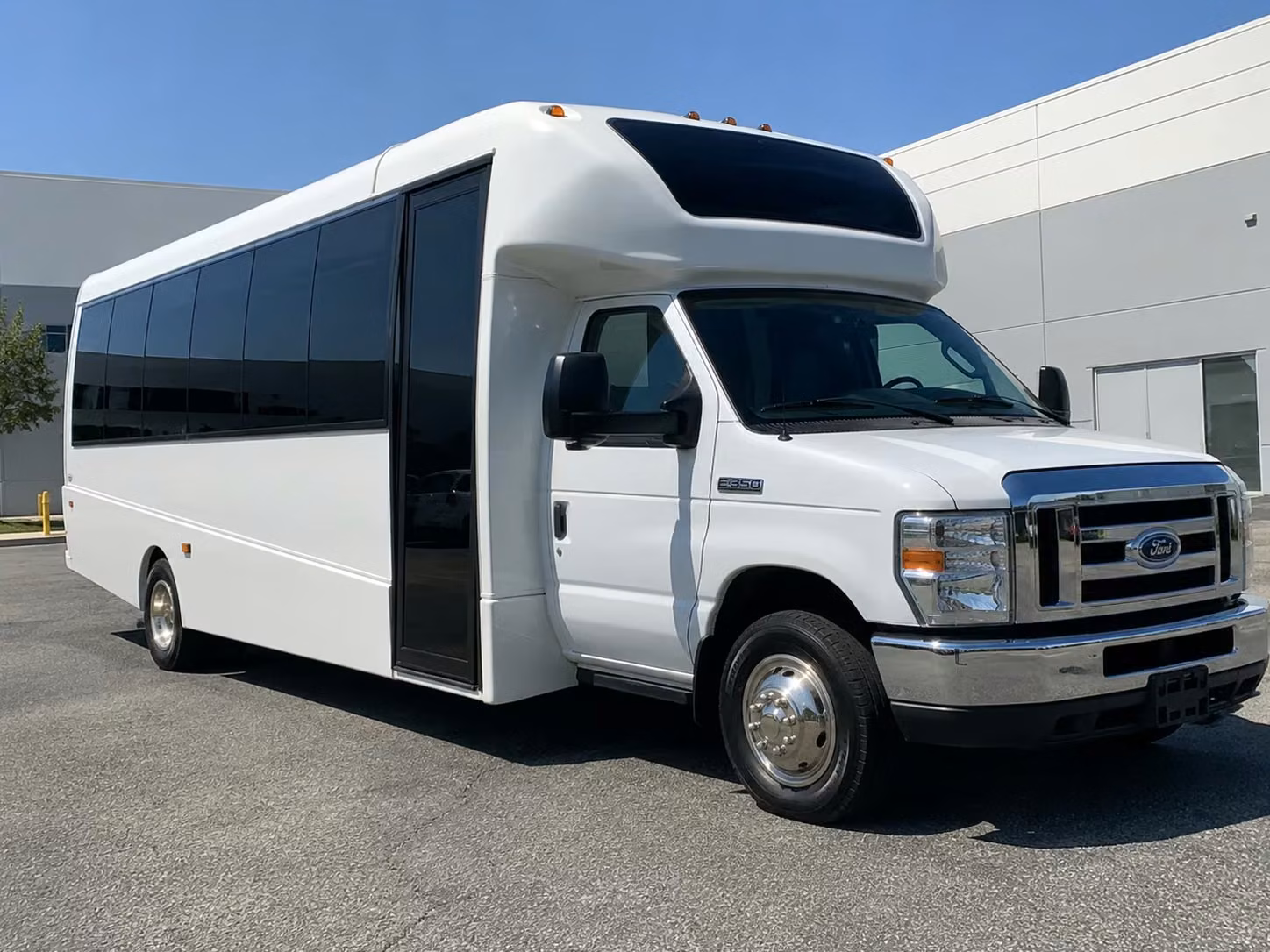 15 passenger minibus