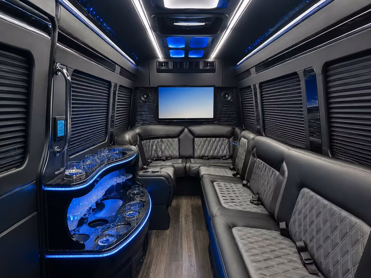 bus rental options for honolulu trips