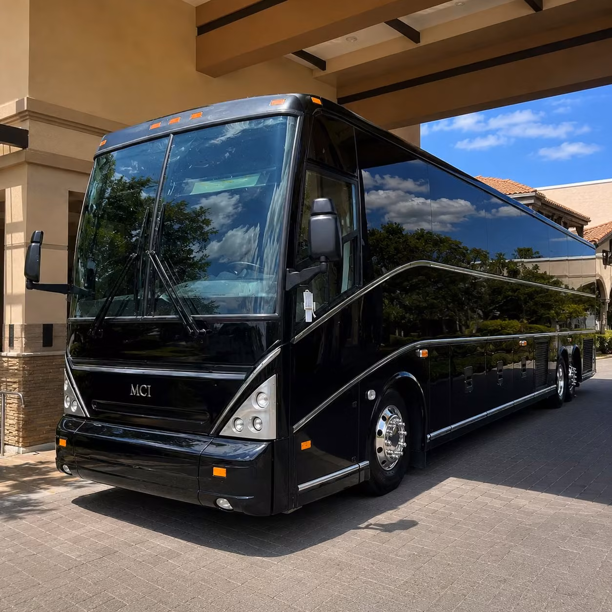 convention and conference shuttle bus rentals in honolulu