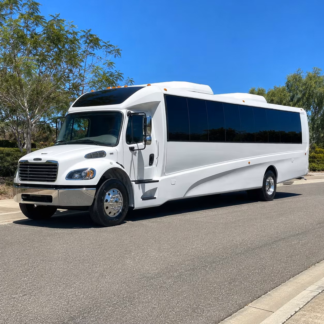 honolulu 25 passenger minibus rental